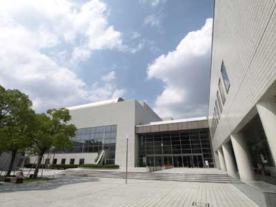 四日市市文化会館
